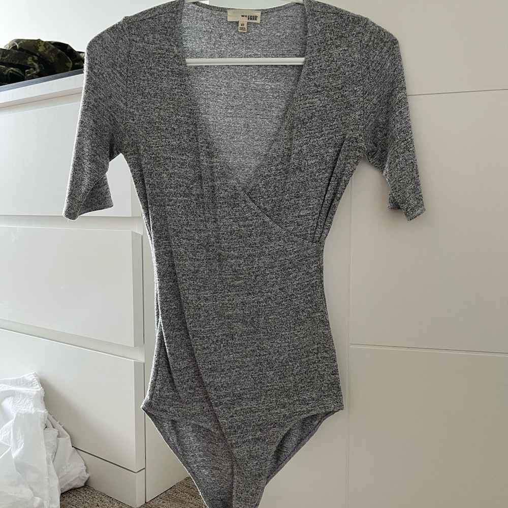 Aritzia Wilfred Free Bodysuit